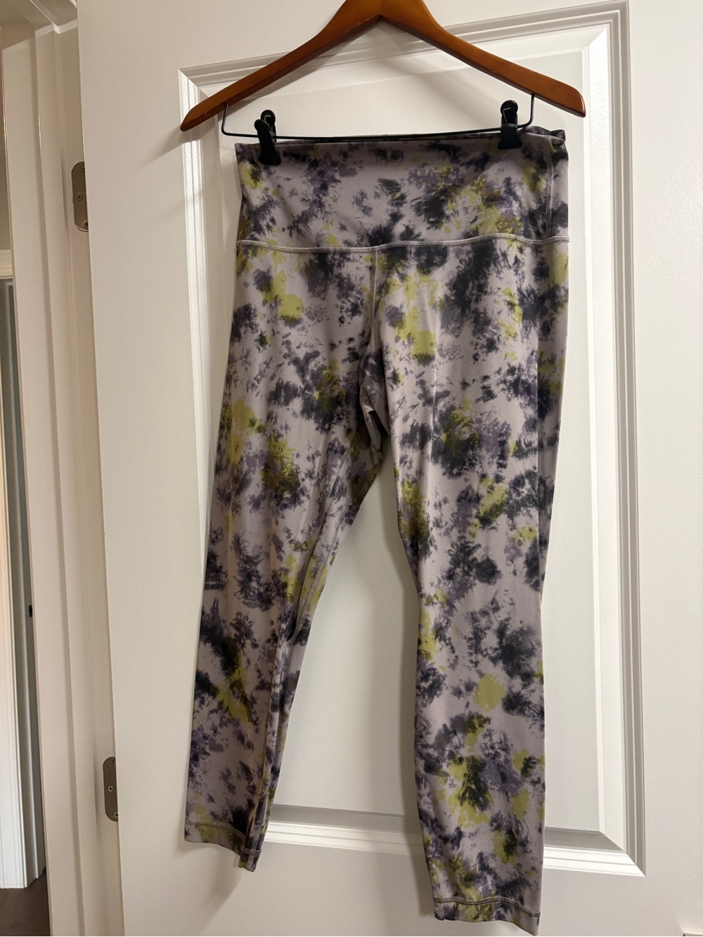 lululemon Tie-Dye Leggings in Gray and Olive